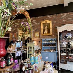 Spice & Tulips - Interior & Merchandise