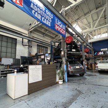 Torx Motorsports - Front desk - Auto Repair Near Me - San Francisco, California Torx Motorsports - Front desk - Auto Repair Near Me - San Francisco, California