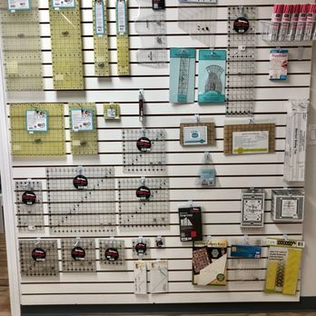 Quilter's Cottage - Fabric Stores Near Me - Fallbrook, California