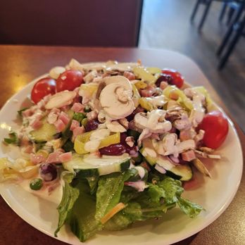 Round Table Pizza - Salad bar yum - Pizza Near Me - Rocklin, California