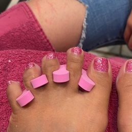 Vicki, wow!! Great pedicure! This place has a long wait but, I can't get mad because it's worth it. Recommend the Divine OPI pedicure!
