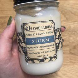 Love Lurra - Storm scented wood wick candle