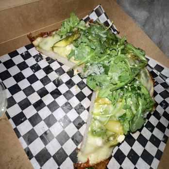 Moonrise Pizza - Easy pea-sy lemon squizzy - Wine Bars Near Me - Amador City, California