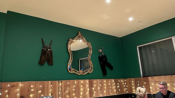 Cuckoo Clock Brauhaus Miami by null