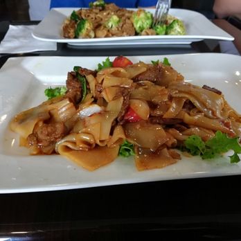 Silk Thai Restaurant - Drunken noodles - a staple of every American Thai restaurant - Thai Near Me - Charlottesville, Virginia Silk Thai Restaurant - Drunken noodles - a staple of every American Thai restaurant - Thai Near Me - Charlottesville, Virginia