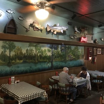 Willie's Seafood - Seafood Near Me - Valrico, Florida