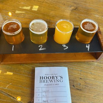 Hooby’s Brewing - Beer flight - Breweries Near Me - Winters, California