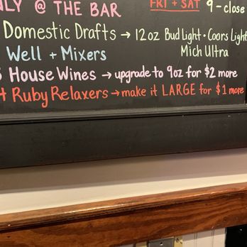 Ruby Tuesday - Great drink specials at bar area. - American Near Me - Middletown, New York