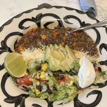 Domingo - Quinoa chili bowl - Cocktail Bars Near Me - San Antonio, Texas