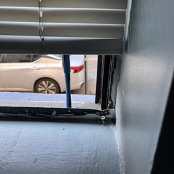 Chelsea International Hostel - The only way to hold the window open.