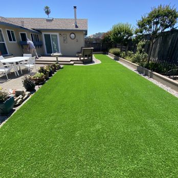 Five Star Landscaping - a backyard with artificial grass - Landscaping Near Me Five Star Landscaping - a backyard with artificial grass - Landscaping Near Me