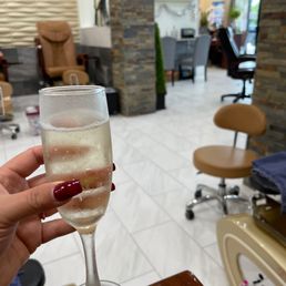 So happy I came here. Beautiful salon! The staff welcomed me and told me about their awesome specials right away! So happy I came here. Beautiful salon! The staff welcomed me and told me about their awesome specials right away!