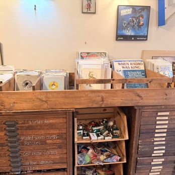 Yardsale Cafe - Inside - Coffee & Tea Near Me - Brooklyn, New York Yardsale Cafe - Inside - Coffee & Tea Near Me - Brooklyn, New York