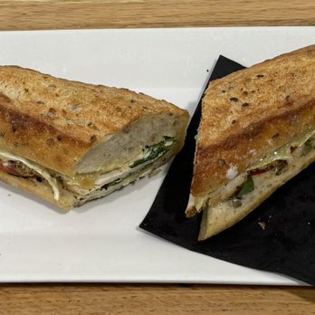 La Parisienne French Bakery - Le Poulet Sandwich - Cafes Near Me - Seattle, Washington La Parisienne French Bakery - Le Poulet Sandwich - Cafes Near Me - Seattle, Washington