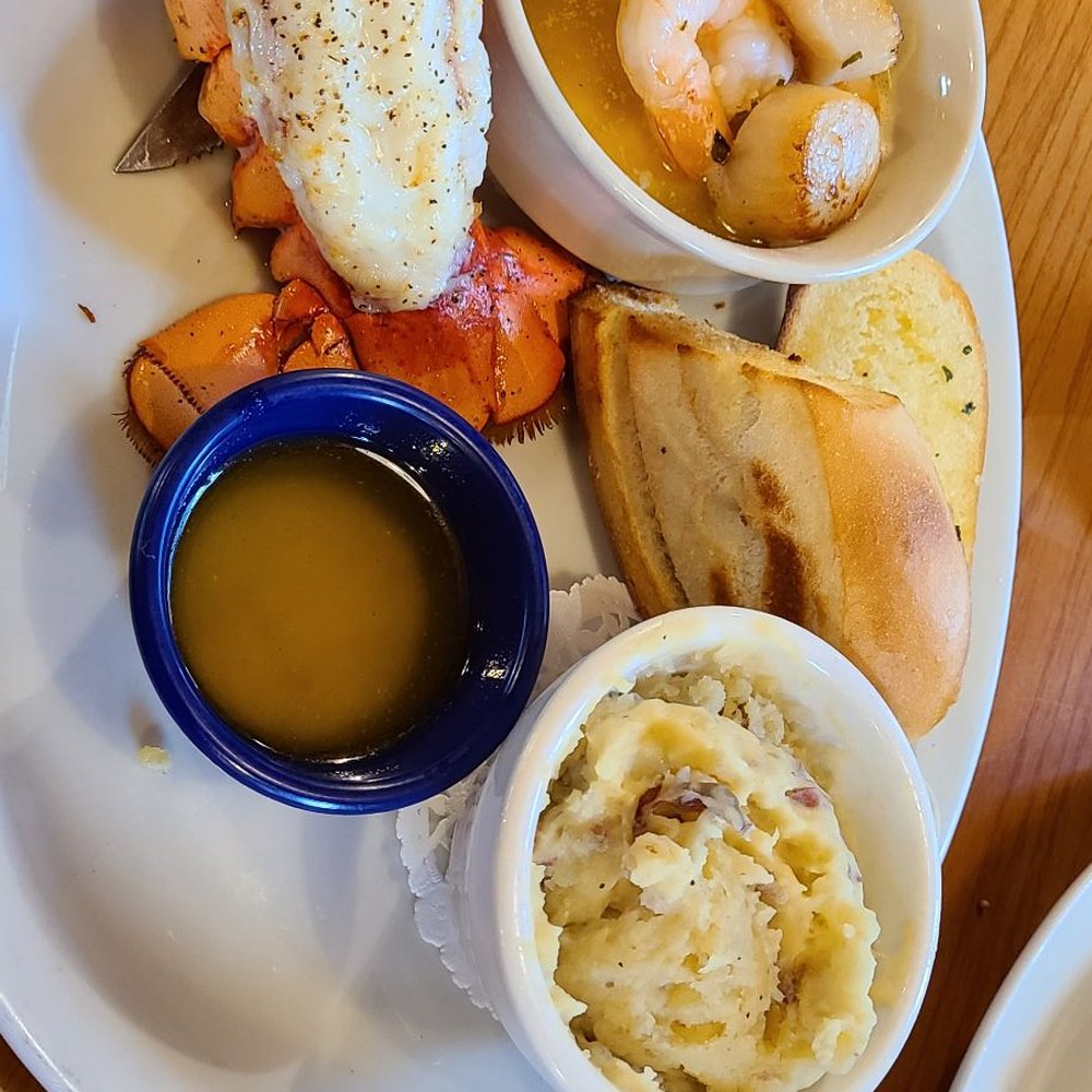 The Boathouse - Lobster tail, scallops, and jumbo shrimps $57.99 - Seafood Near Me - Belleville, Ontario The Boathouse - Lobster tail, scallops, and jumbo shrimps $57.99 - Seafood Near Me - Belleville, Ontario