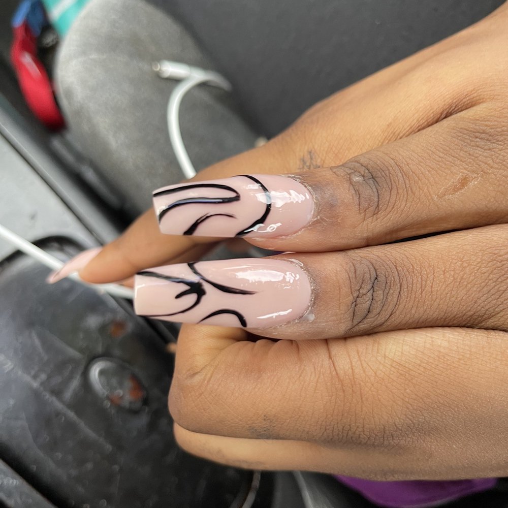 Dola Nails - Nail Salons Near Me - Lake Oswego, Oregon