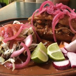Torta ahogada con tacos dorados