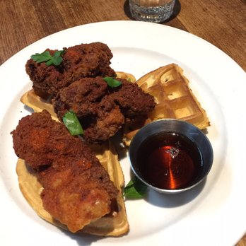 Earls Kitchen + Bar - Canadian (New) Near Me - Vancouver, British Columbia Earls Kitchen + Bar - Canadian (New) Near Me - Vancouver, British Columbia