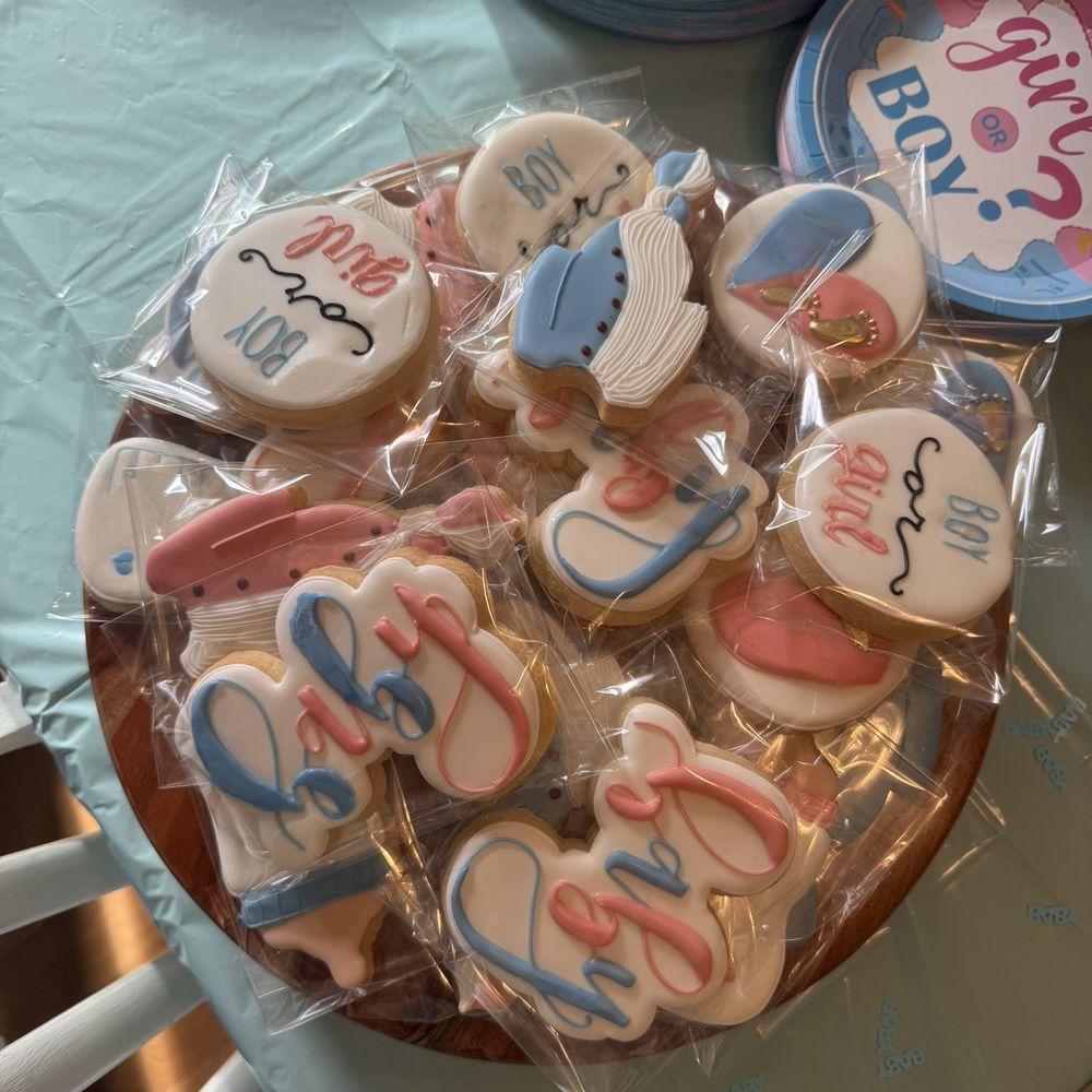 Custom gender reveal cookies Custom gender reveal cookies