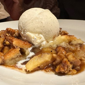 Houston's Restaurant - Apple walnut cobbler - New American Near Me - Irvine, California Houston's Restaurant - Apple walnut cobbler - New American Near Me - Irvine, California