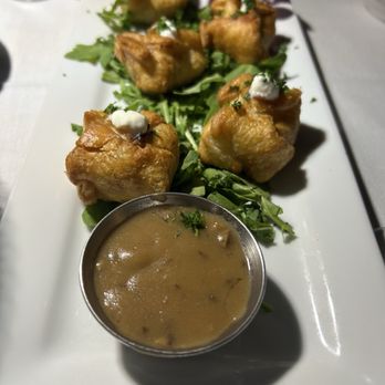 Vault Seafood and Steakhouse - Wellington bites...Really good!!! - Steakhouses Near Me - Mansfield, Texas