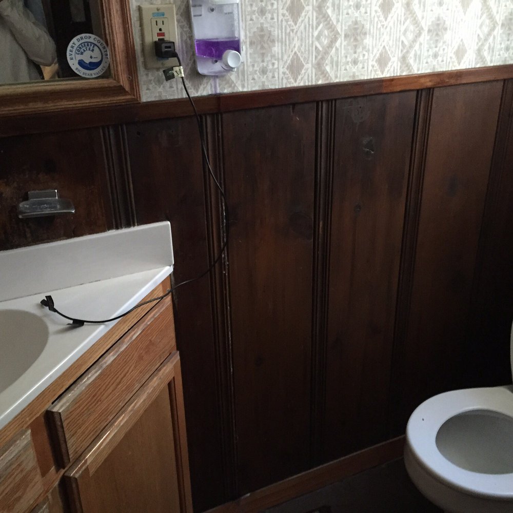 Cabins4less - Cabin #4 bathroom - Rafting/Kayaking Near Me - Big Bear Lake, California