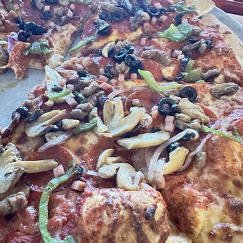 Lisa's Pizzeria - Large supreme with lots of toppings! - Pizza Near Me - Rodanthe, North Carolina