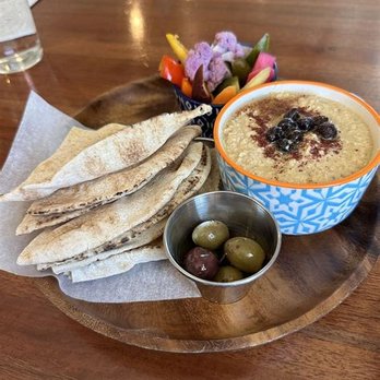 Spread Kitchen - Hummus and Pita (Gluten Free Available) - Lebanese Near Me - Sonoma, California Spread Kitchen - Hummus and Pita (Gluten Free Available) - Lebanese Near Me - Sonoma, California