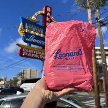 Leonard's Bakery - Bakeries Near Me - Honolulu, Hawaii