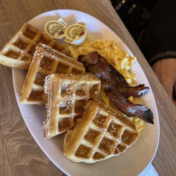 Brewberry Cafe - Waffle breakfast w bacon - Coffee & Tea Near Me - Anaheim, California