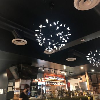 King Restaurant & Bar - Looks like a trendy bar but very causal Cantonese restaurant - Bars Near Me - Honolulu, Hawaii King Restaurant & Bar - Looks like a trendy bar but very causal Cantonese restaurant - Bars Near Me - Honolulu, Hawaii