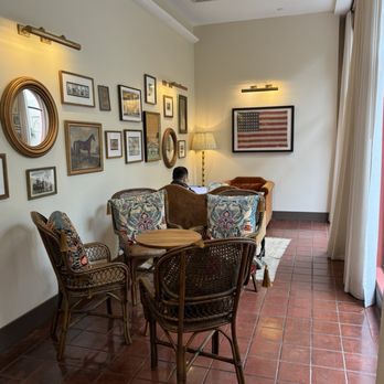 Pasadena Hotel & Pool - Inside - Hotels Near Me - Pasadena, California