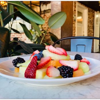 H Cafe - Seasonal Market Fruit ohhhh lalala! - Breakfast & Brunch Near Me - Los Angeles, California