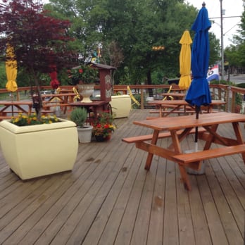 Buddy Lou's Eats Drinks & Antiques - Outside eating area - New American Near Me - Hancock, Maryland