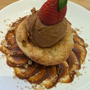 Porteno - Tarta De Pera Con Helado de Dulce de Leche - Argentine Near Me - New York, New York Porteno - Tarta De Pera Con Helado de Dulce de Leche - Argentine Near Me - New York, New York