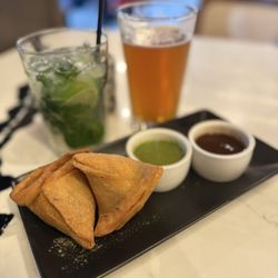 Naan at Nexton - Vegetable samosas and drinks