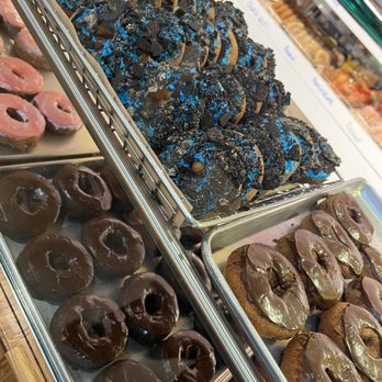 Lee's Donuts - Donuts Near Me - Vancouver, British Columbia