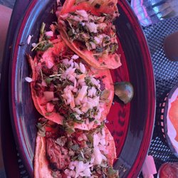 El Charro - Tacos from the hood - carnitas