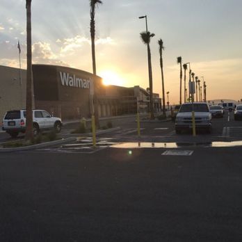 Walmart Supercenter - Outside 6-10-17 6am - Grocery Near Me - Barstow, California