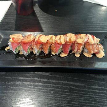 Sushi Okoku - Strawberry Lemonade Roll - Sushi Bars Near Me - Riverside, California Sushi Okoku - Strawberry Lemonade Roll - Sushi Bars Near Me - Riverside, California
