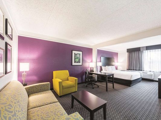 La Quinta Inn & Suites by Wyndham San Antonio Downtown by null
