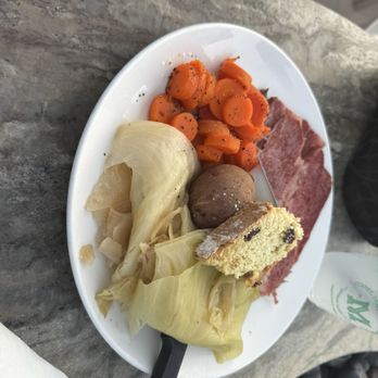 Murphy’s Irish Pub - Corned beef - Irish Near Me - Virginia Beach, Virginia