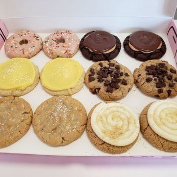 Crumbl - Northbrook - Party pack!  2 of each kind - Bakeries Near Me - Northbrook, Illinois