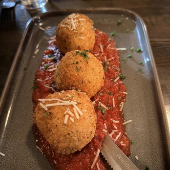 Eric's Office Restaurant - New American Near Me - Canandaigua, New York