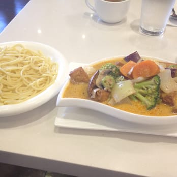 Leisure Cafe - Vegetable Tofu Curry with Spaghetti - Cantonese Near Me - San Leandro, California