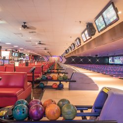Bowlero Centreville