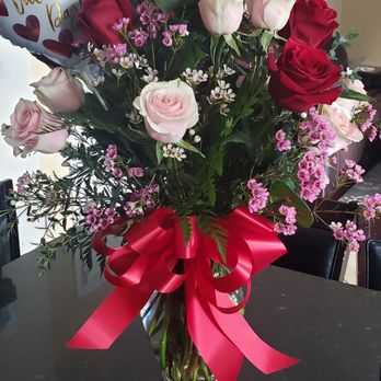 Flowers Del Sol - Valentine's Day arrangement - Florists Near Me - Corona, California