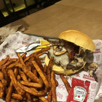 Smashburger - Burgers Near Me - Ridgefield, Washington