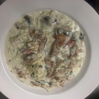 Nonna's - Chicken and crab meat in a lemon cream sauce. Delicious. - American Near Me - Lillington, North Carolina