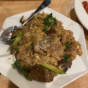 Luck Gai Cafe - Pad See Ew - Chicken Shop Near Me - Anaheim, California